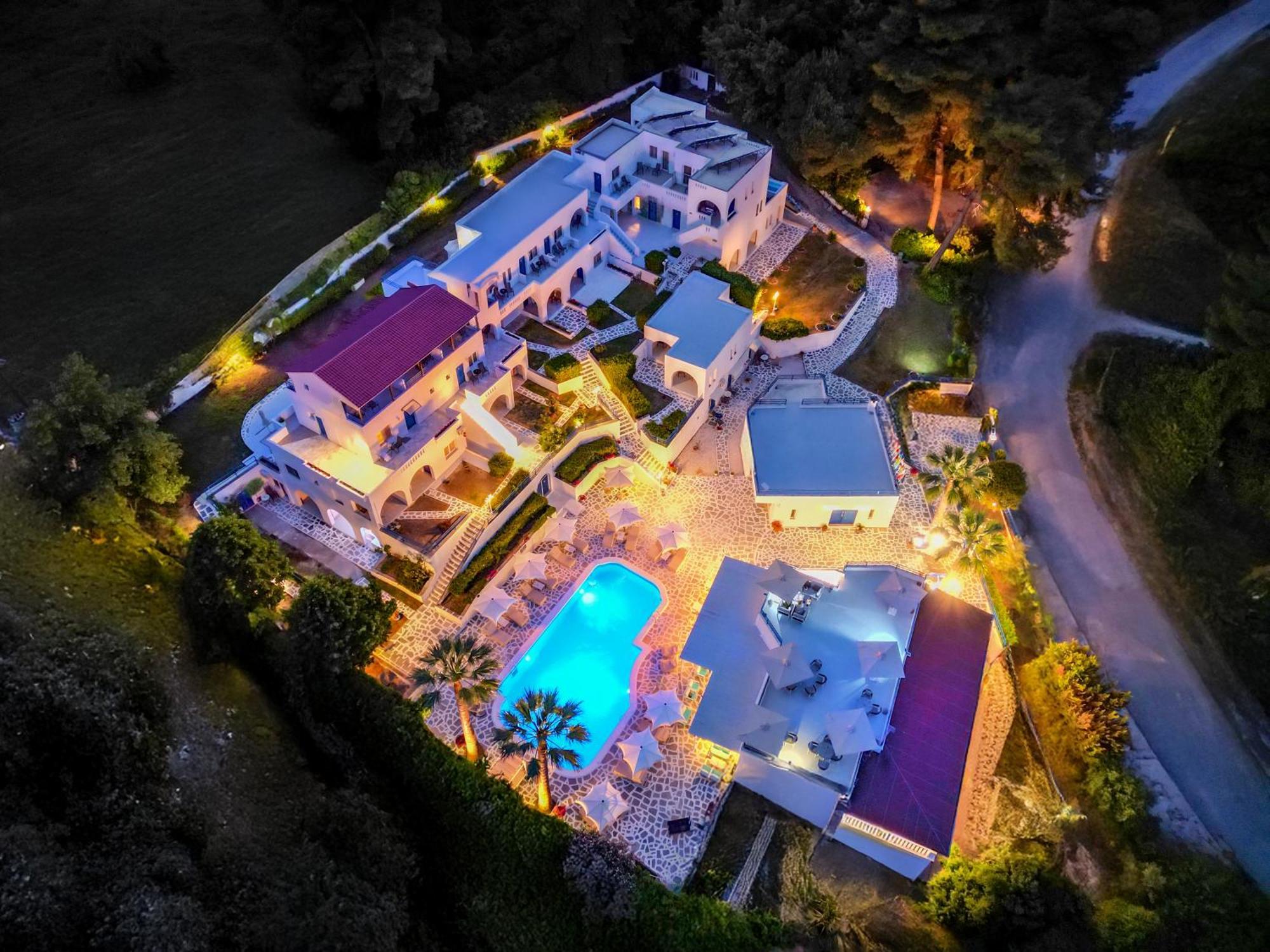 Theo Bungalows Boutique Hotel クリオピギ エクステリア 写真